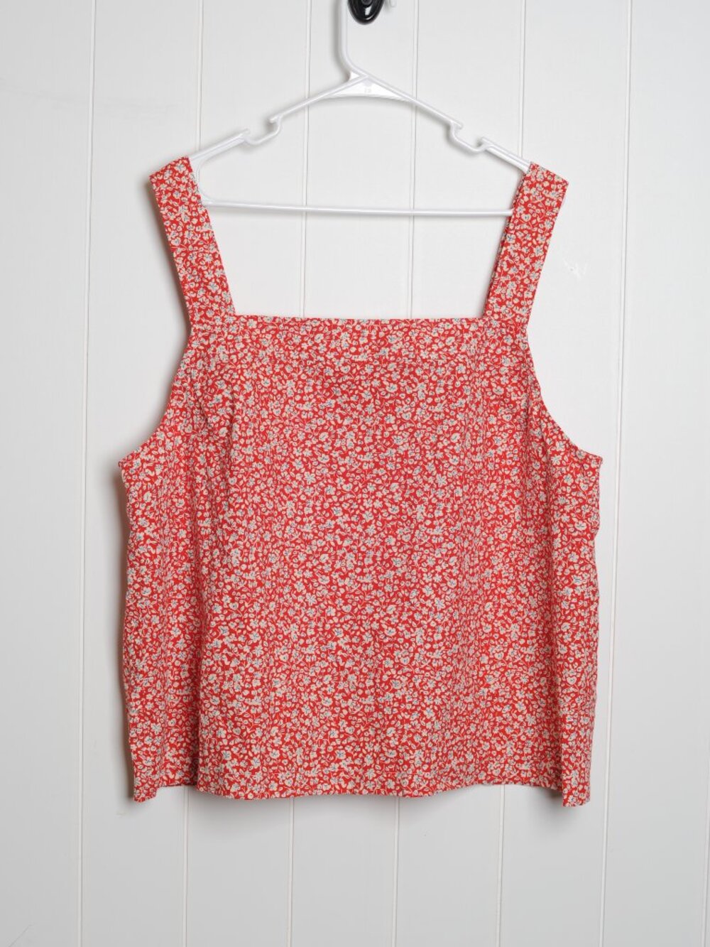 Torrid‎ Red Floral Button Back Tank 100% Cotton